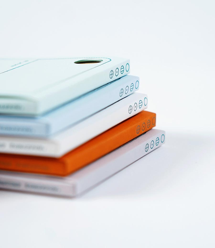 paper style markers on the packaging, to show what notebook is inside